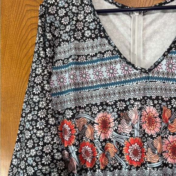 Floral Patterned Women's Jumpsuit - Picture 2 of 11